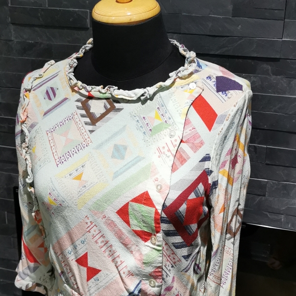 2/$30 tops - Asymmetric top - Picture 2 of 5